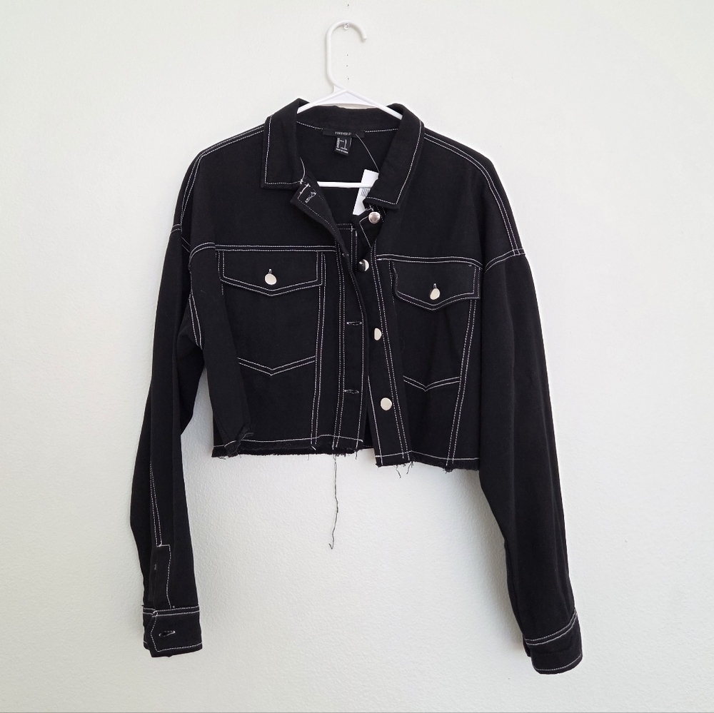 Forever 21 Black Crop Denim Jacket with White Stitching Size Large